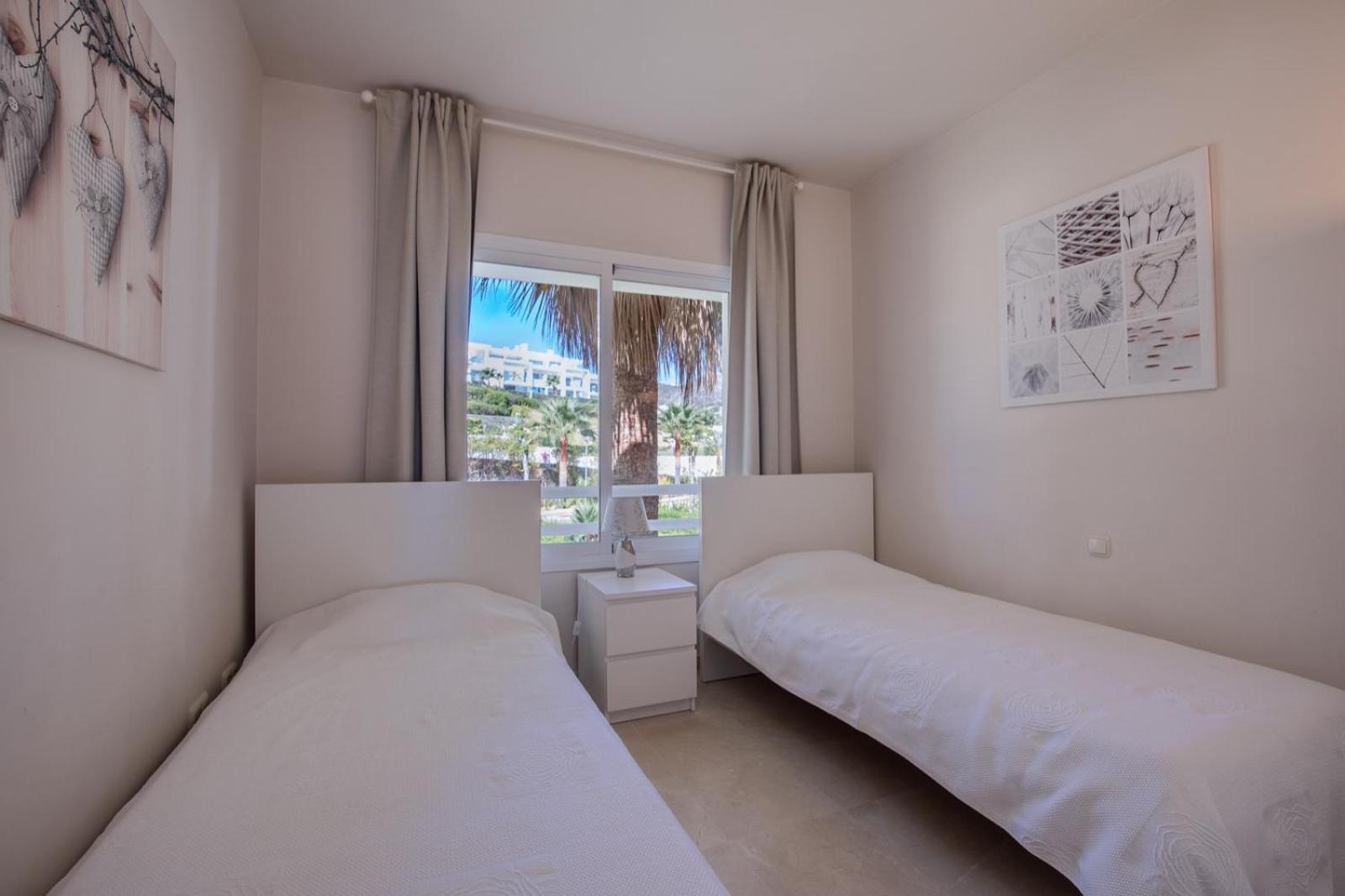 Апартаменты Alcazaba Lagoon Estepona Golf Экстерьер фото
