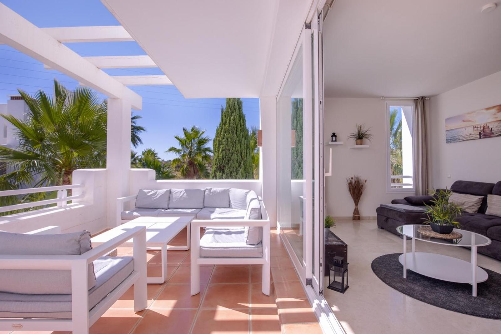 Апартаменты Alcazaba Lagoon Estepona Golf Экстерьер фото