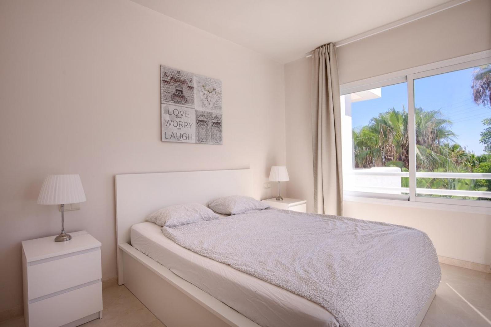 Апартаменты Alcazaba Lagoon Estepona Golf Экстерьер фото