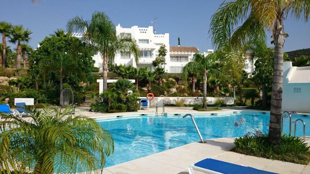 Апартаменты Alcazaba Lagoon Estepona Golf Экстерьер фото